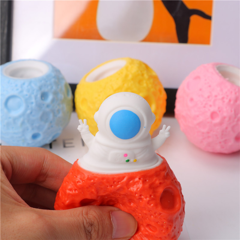 Squeeze Astronauts Planet TPR  - Party Games Adults Funny recensie en prijs