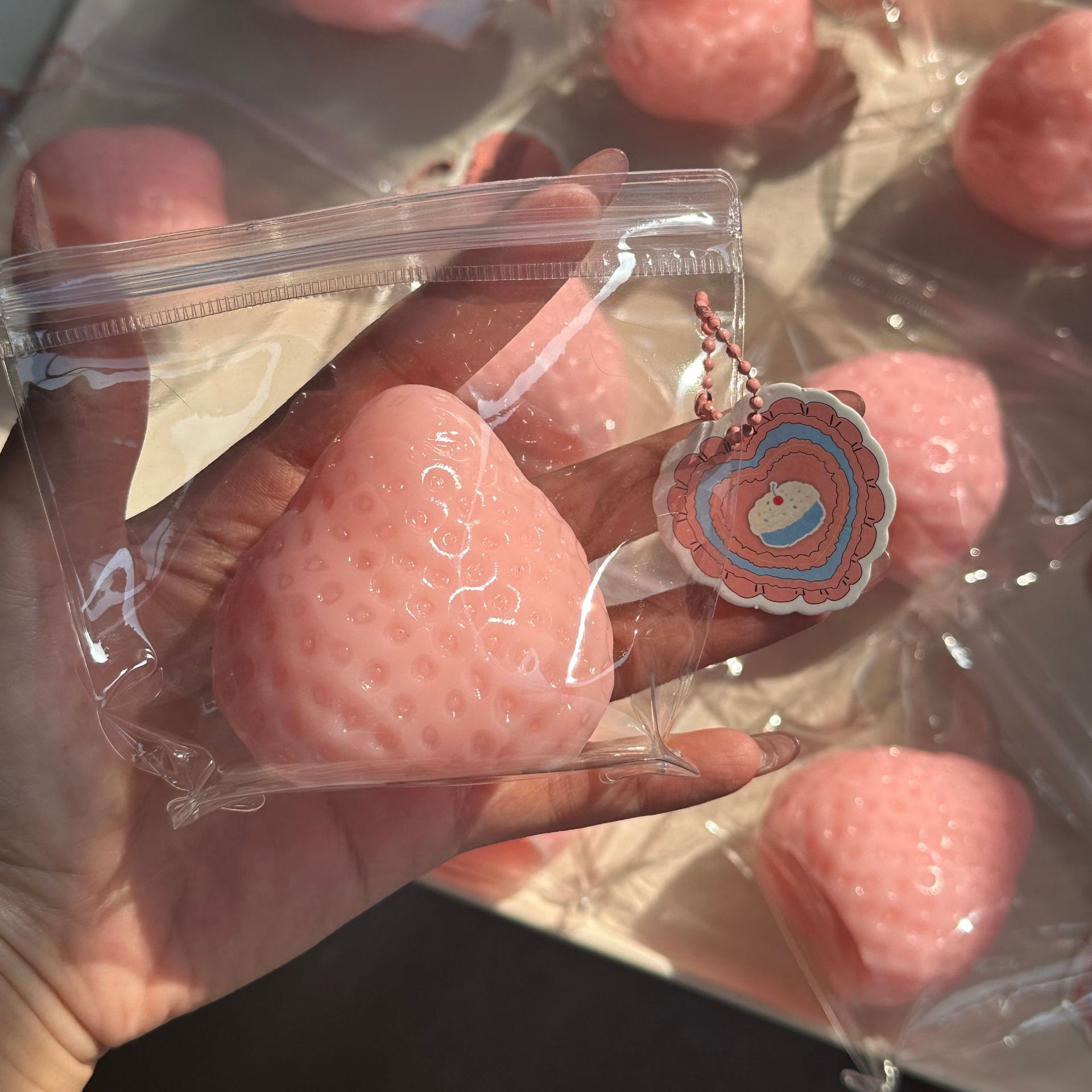 Strawberry Taba Squishy Fidget - Party Games Crazy recensie en prijs